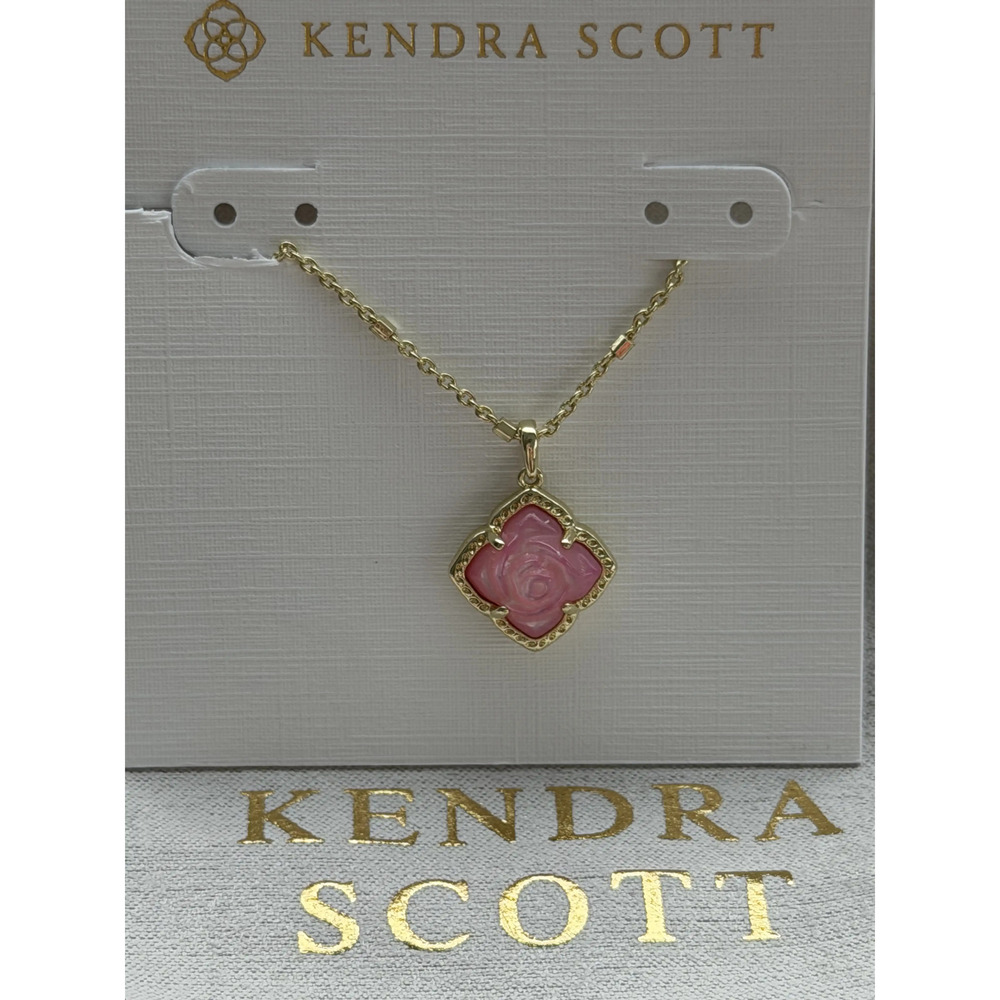 Kendra Scott pink necklace